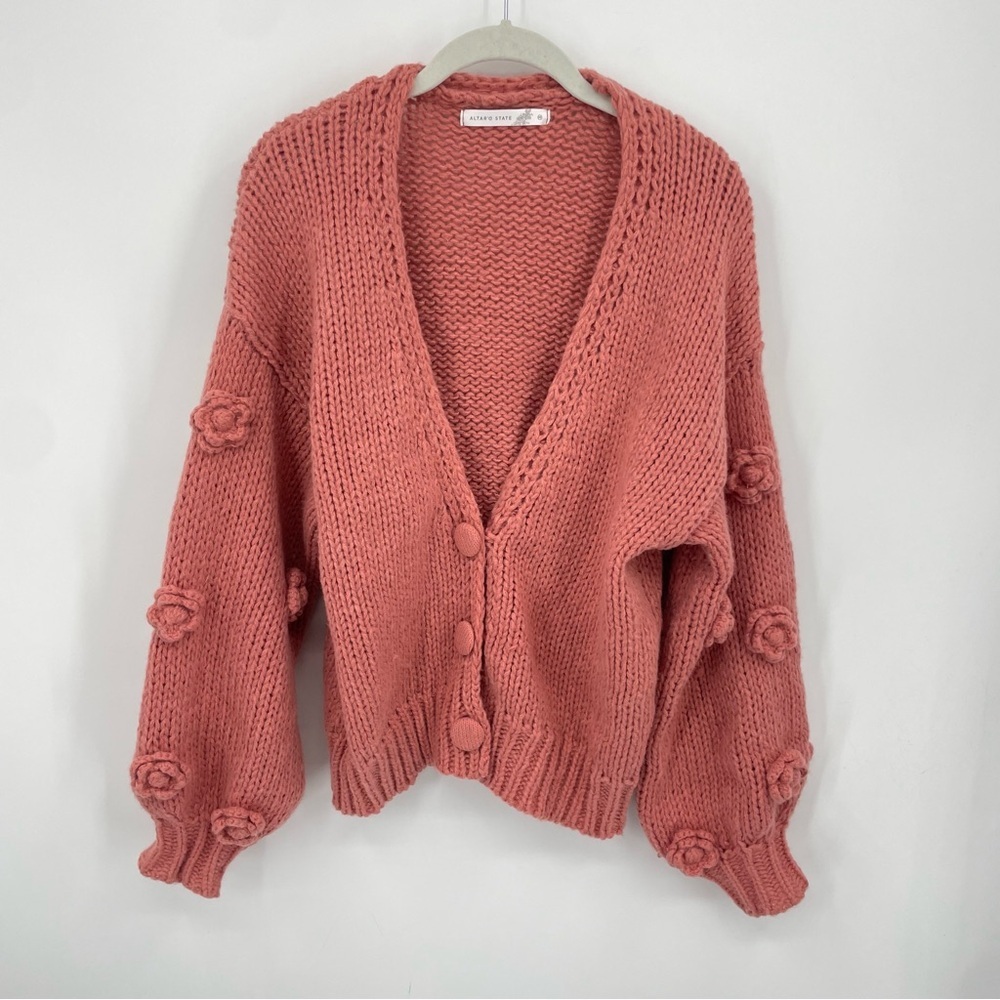 altar’d state Genevieve 3D Floral crochet knit Cardigan Sz M pink